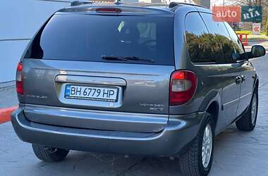 Минивэн Chrysler Voyager 2004 в 