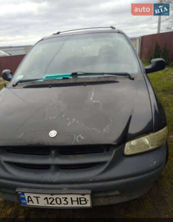Минивэн Chrysler Voyager 1998 в Калуше
