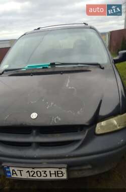 Минивэн Chrysler Voyager 1998 в 