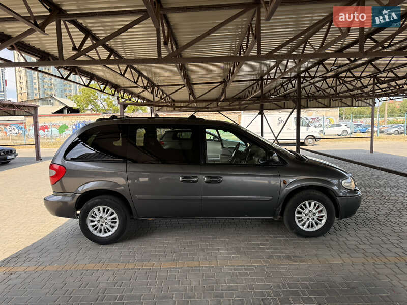 Минивэн Chrysler Voyager 2004 в Одессе