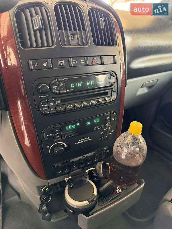 Минивэн Chrysler Voyager 2004 в Одессе