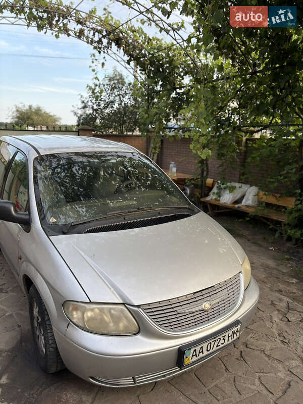 Минивэн Chrysler Voyager 2002 в Броварах