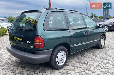 Минивэн Chrysler Voyager 1999 в 