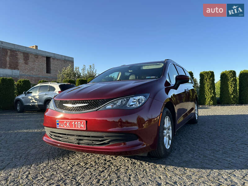 Минивэн Chrysler Voyager 2020 в 