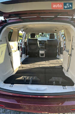 Минивэн Chrysler Voyager 2020 в 