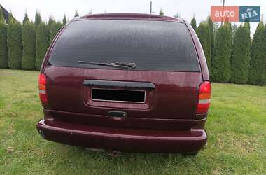Минивэн Chrysler Voyager 1998 в 