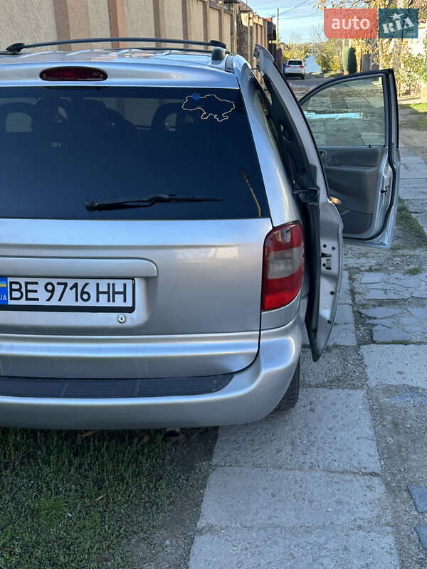 Минивэн Chrysler Voyager 2003 в Николаеве