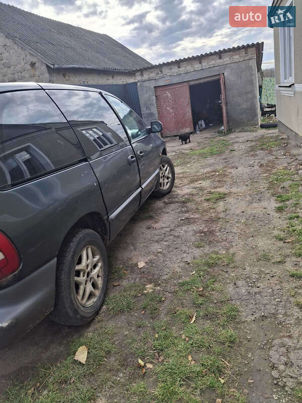 Минивэн Chrysler Voyager 2001 в Горохове