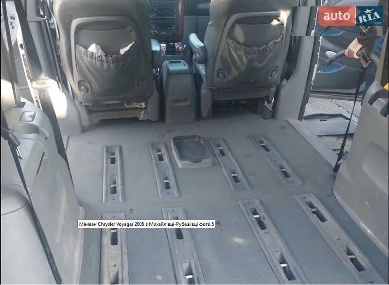 Мінівен Chrysler Voyager 2005 в Михайлівці-Рубежівці