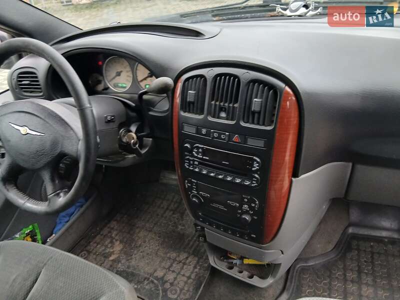 Мінівен Chrysler Voyager 2005 в Хотині фото 2 Мінівен Chrysler Voyager 2005 в Хотині