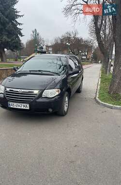 Минивэн Chrysler Voyager 2005 в Могилев-Подольске