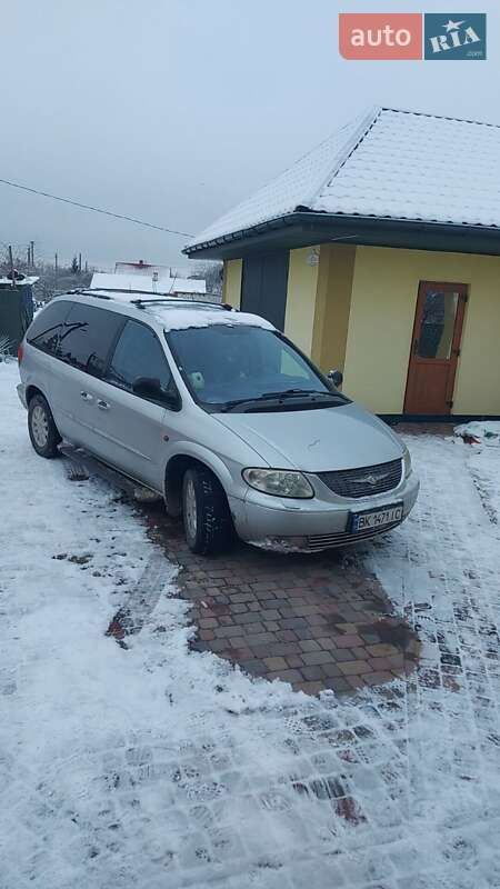 Минивэн Chrysler Voyager 2003 в Сарнах