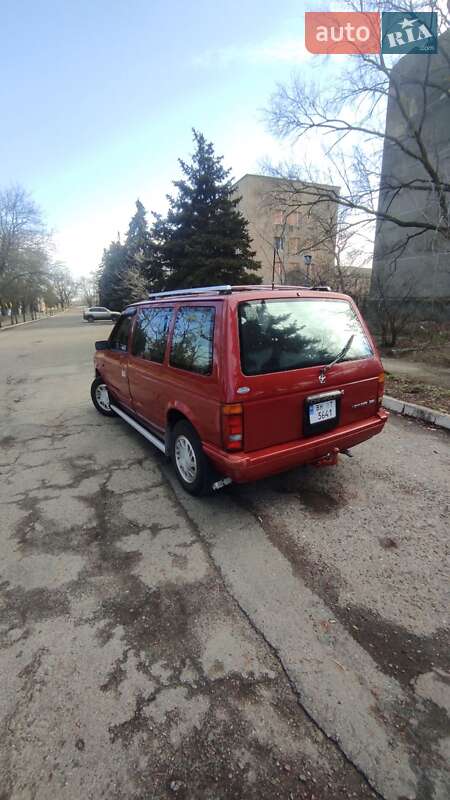 Мінівен Chrysler Voyager 1989 в Білгороді-Дністровському