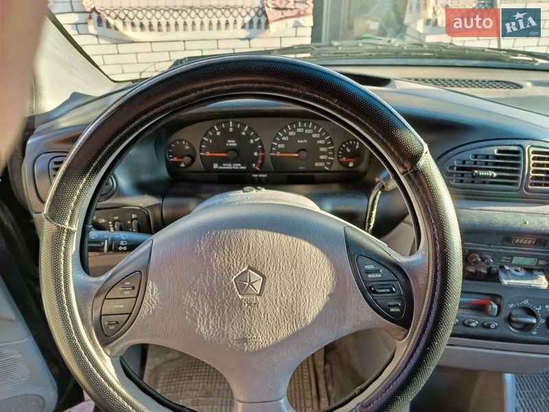Минивэн Chrysler Voyager 1999 в Ирпене
