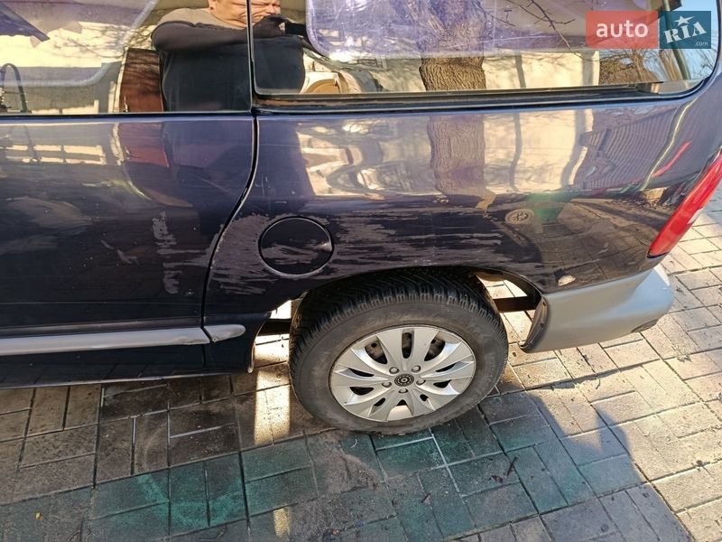 Минивэн Chrysler Voyager 1999 в Ирпене