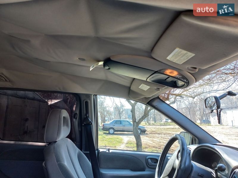 Минивэн Chrysler Voyager 2006 в Болграде