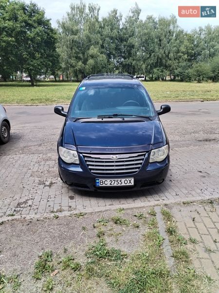 Минивэн Chrysler Voyager 2004 в Шептицькому