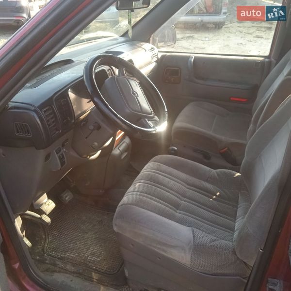 Мінівен Chrysler Voyager 1994 в Івано-Франківську