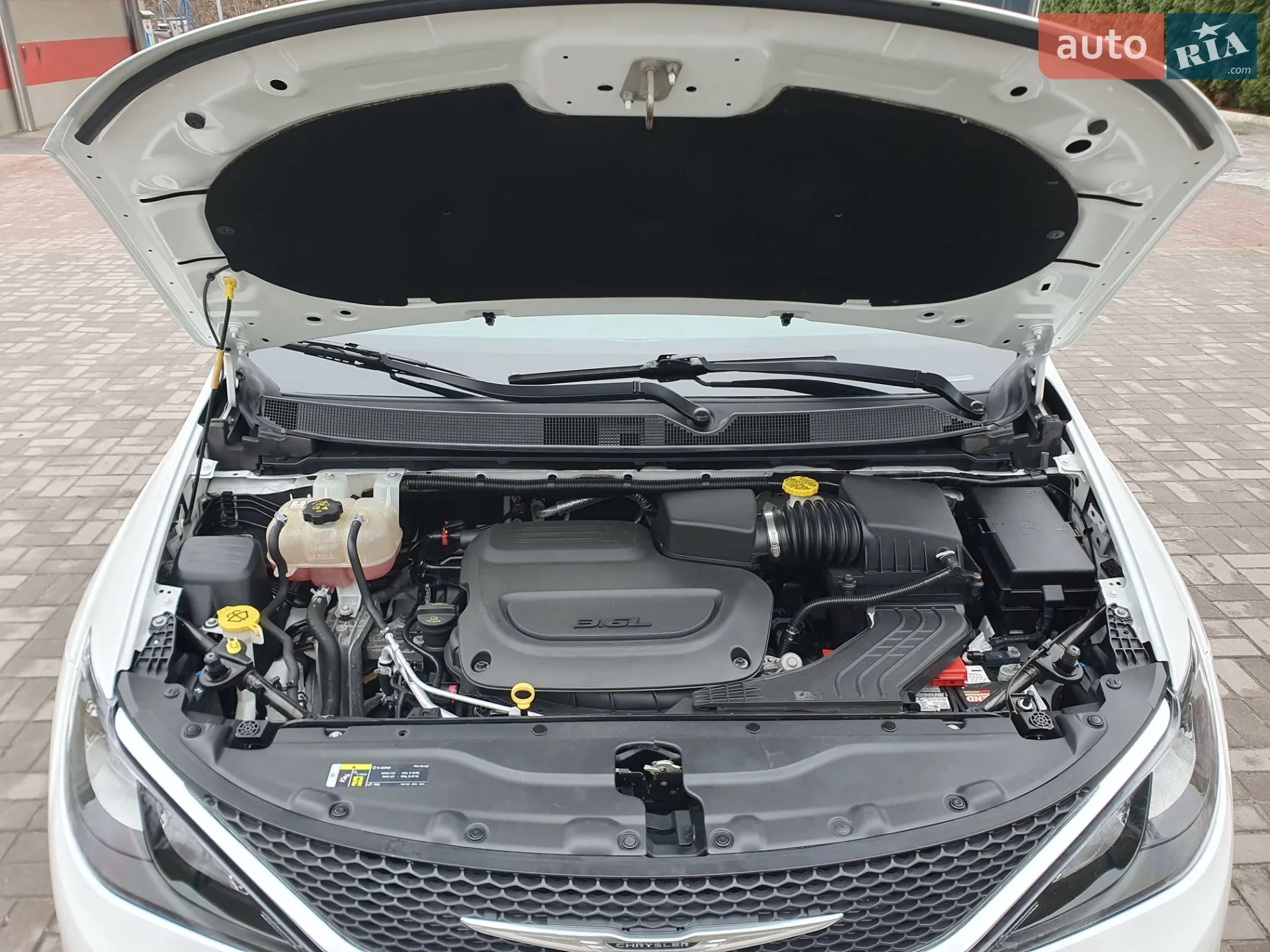 2020 Chrysler Voyager - мініатюра 27