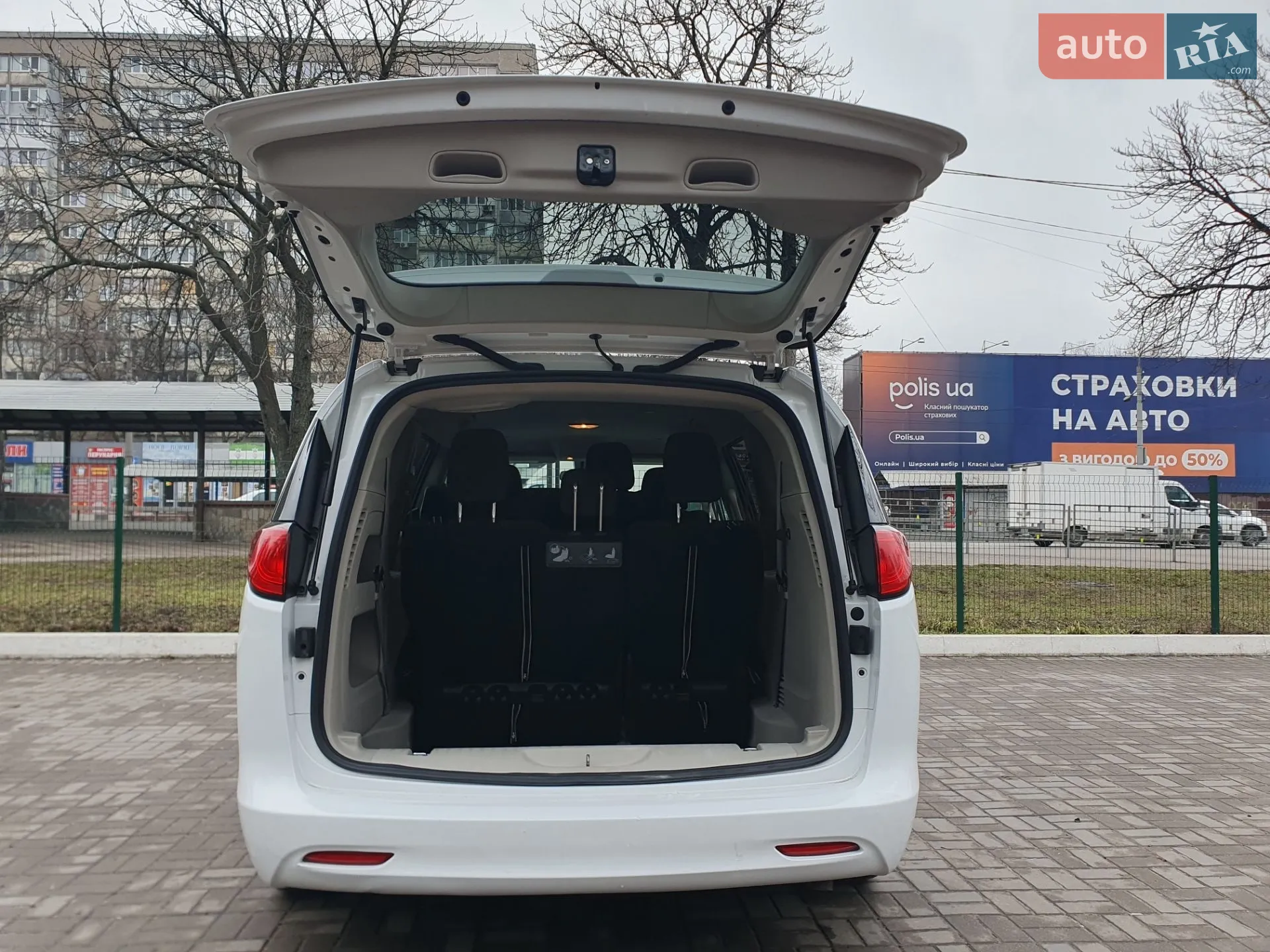 2020 Chrysler Voyager - мініатюра 39