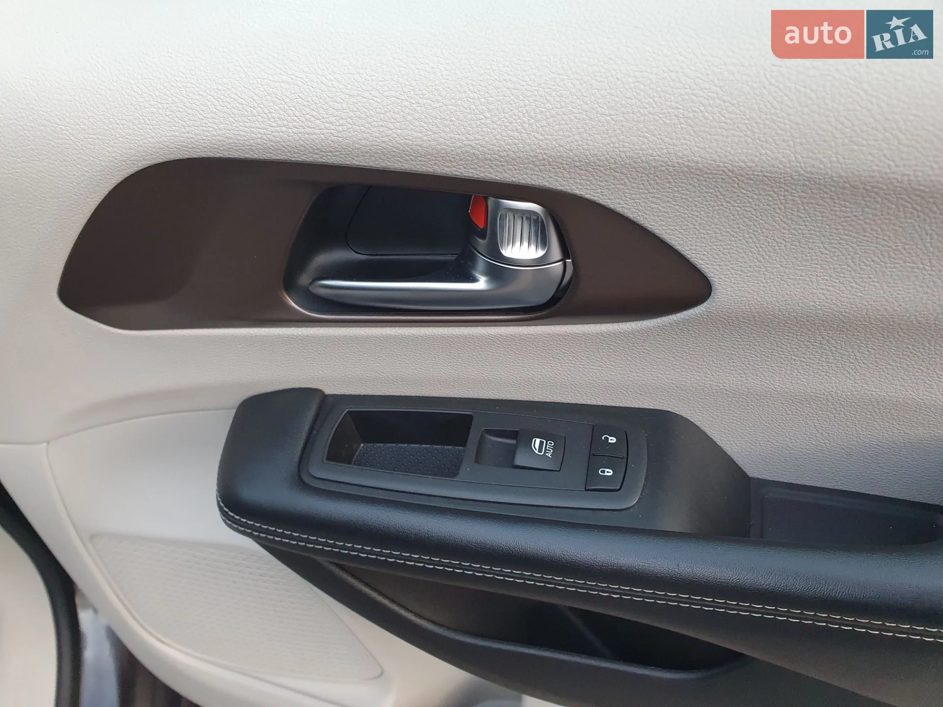 2022 Chrysler Voyager - мініатюра 57