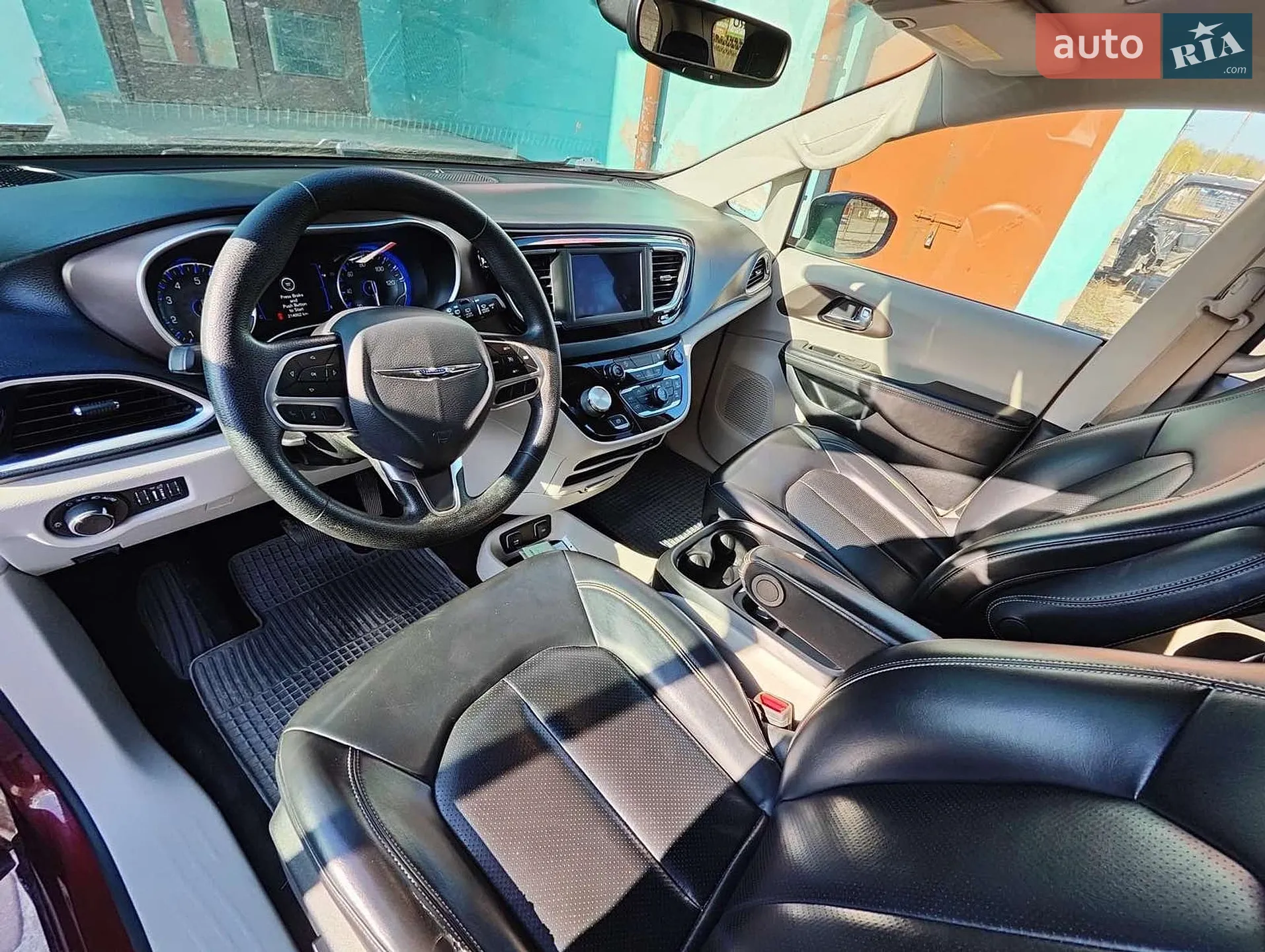 2020 Chrysler Voyager - мініатюра 8