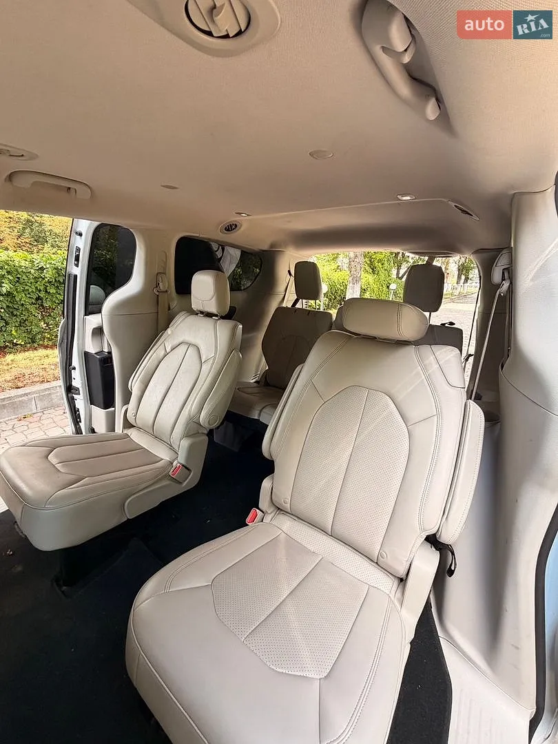 2020 Chrysler Voyager - мініатюра 41