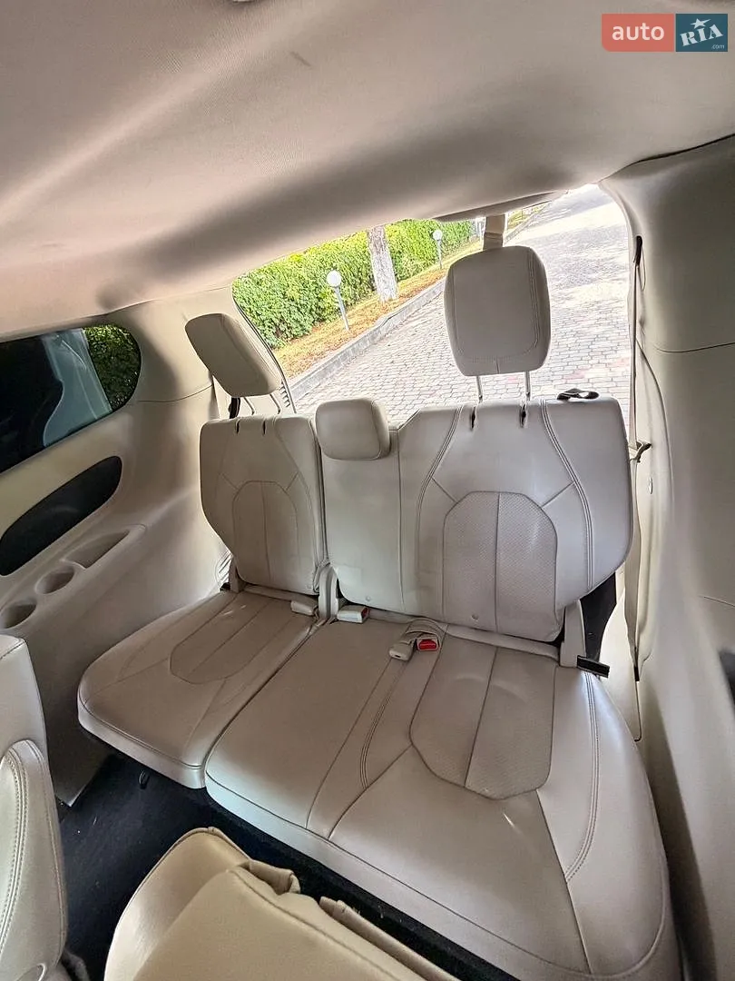 2020 Chrysler Voyager - мініатюра 42