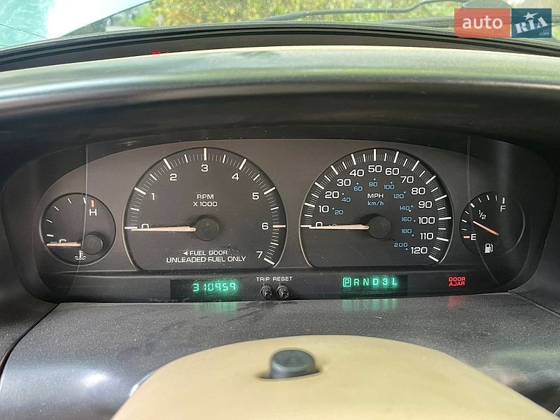 Минивэн Chrysler Voyager 1999 в Городке
