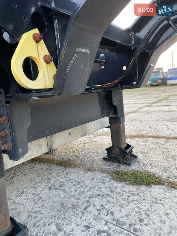 Контейнеровоз напівпричіп CIMC SilverGreen SG 03 2016 в Жовкві