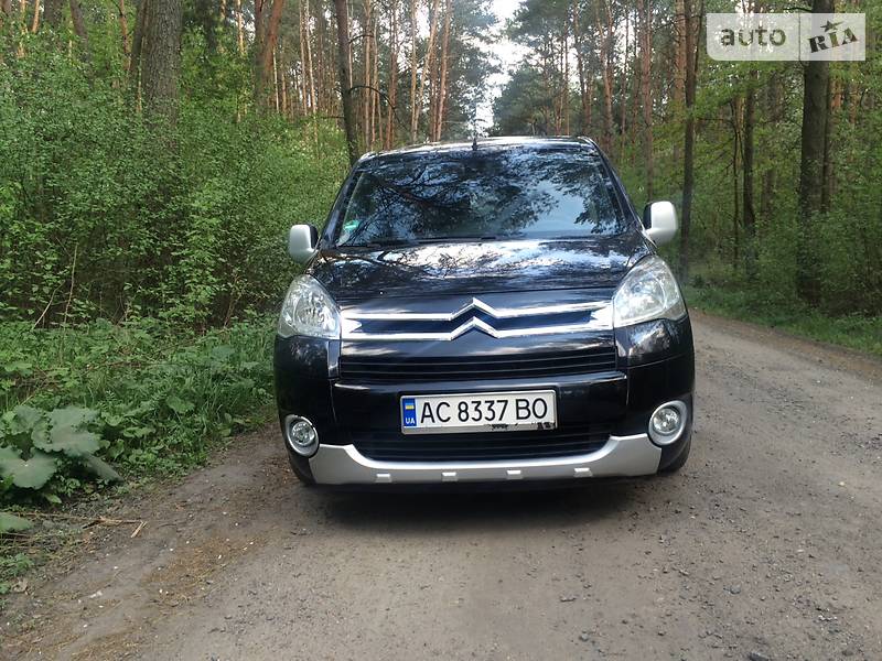 Citroen Berlingo пасс. 2011 года