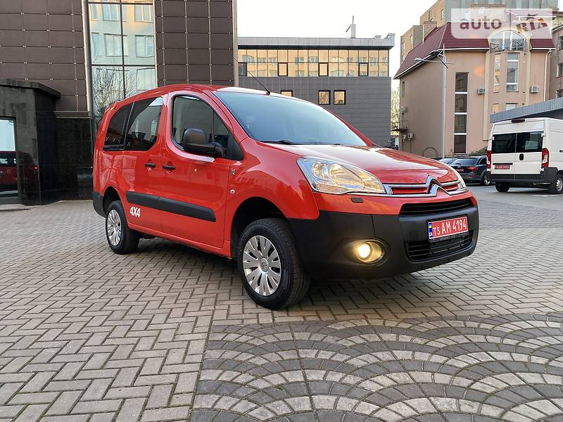 Вантажопасажирський фургон Citroen Berlingo 2016 в Луцьку