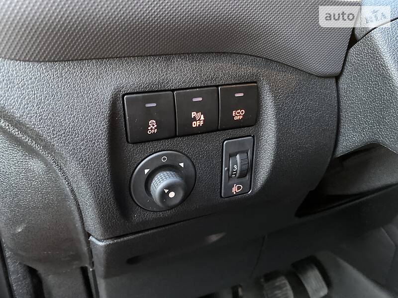 Вантажопасажирський фургон Citroen Berlingo 2016 в Луцьку