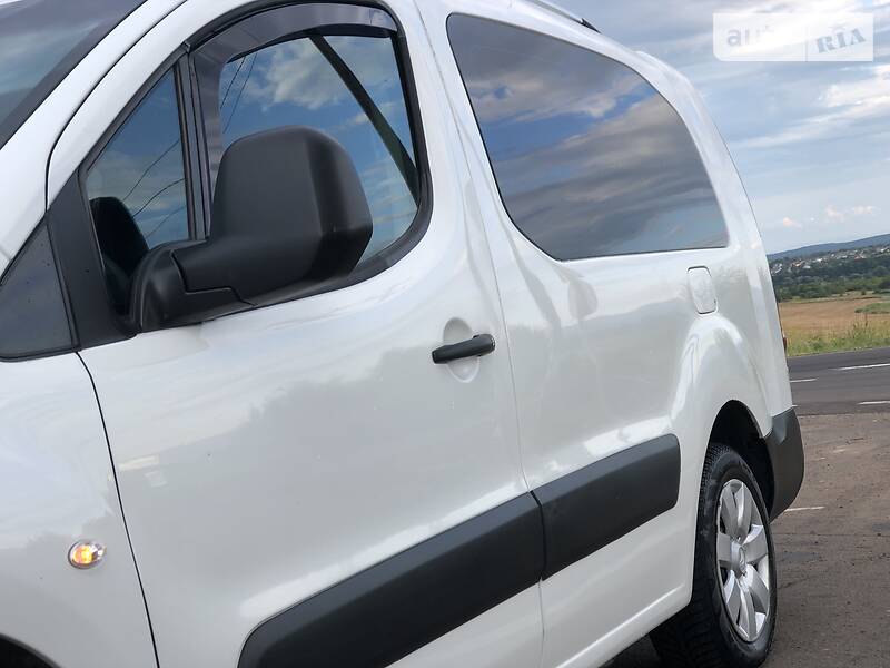 Вантажопасажирський фургон Citroen Berlingo 2011 в Дрогобичі
