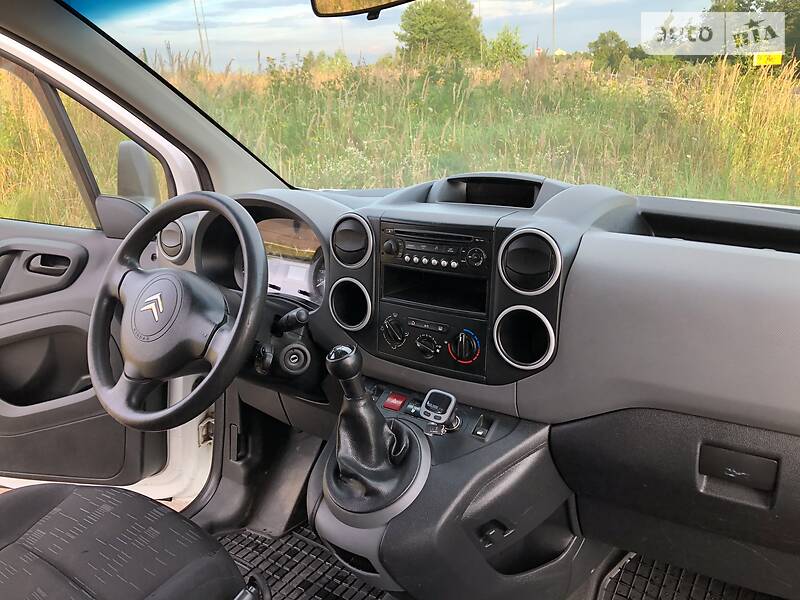 Вантажопасажирський фургон Citroen Berlingo 2011 в Дрогобичі
