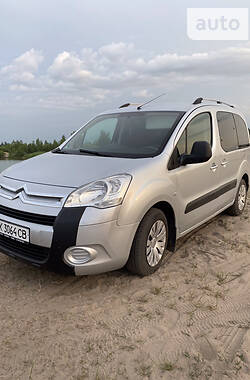 Універсал Citroen Berlingo 2011 в Володимирці