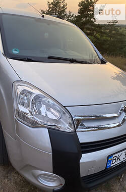 Універсал Citroen Berlingo 2011 в Володимирці