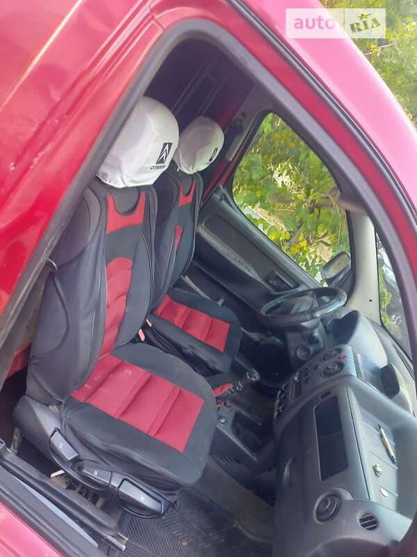 Грузовой фургон Citroen Berlingo 2004 в Николаеве