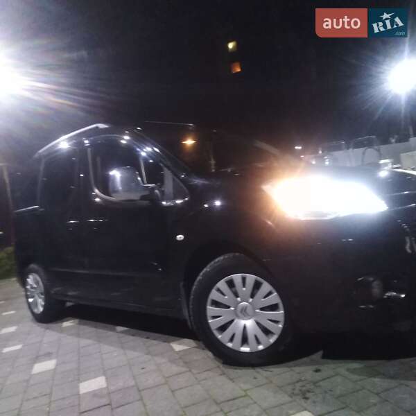 Минивэн Citroen Berlingo 2011 в 