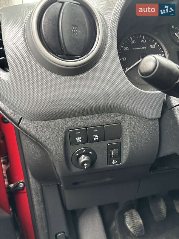 Грузовой фургон Citroen Berlingo 2011 в Львове