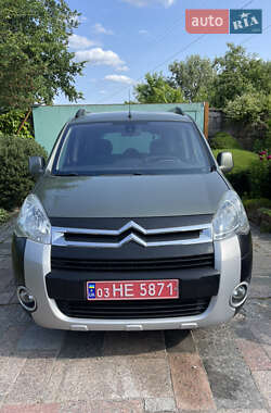Минивэн Citroen Berlingo 2011 в 