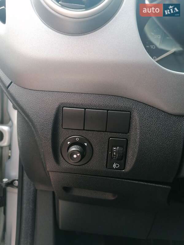 Мінівен Citroen Berlingo 2010 в Чернігові