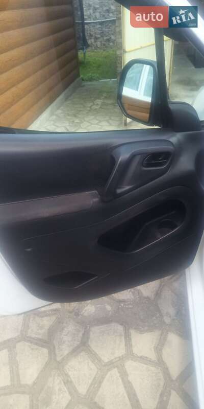Мінівен Citroen Berlingo 2010 в Тернополі фото 16 Мінівен Citroen Berlingo 2010 в Тернополі