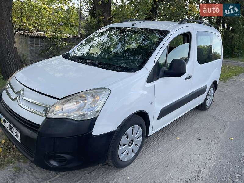 Минивэн Citroen Berlingo 2011 в 