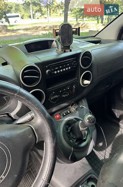 Грузовой фургон Citroen Berlingo 2011 в 