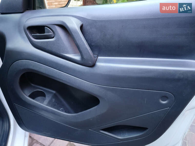 Минивэн Citroen Berlingo 2011 в Славянске