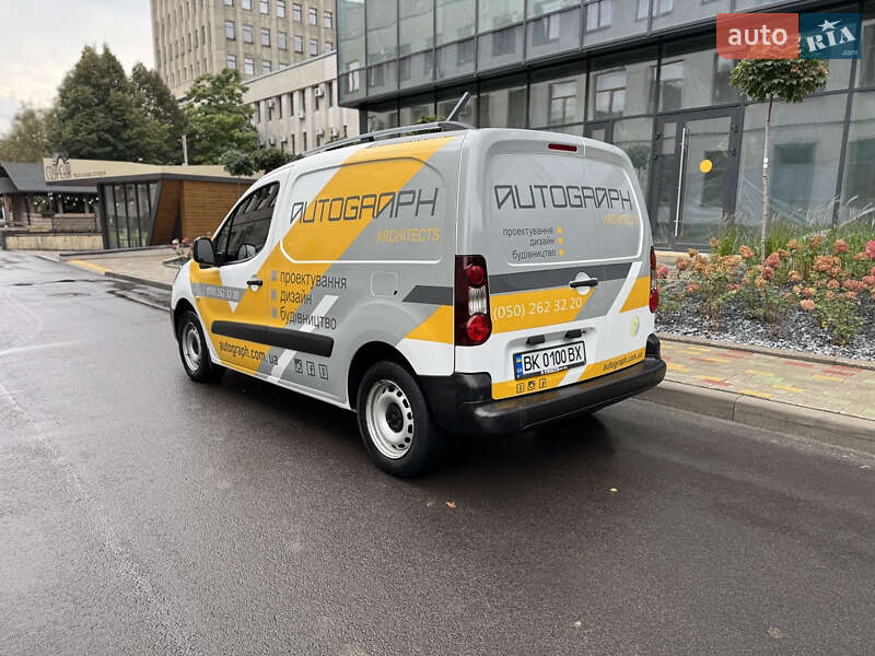 Вантажний фургон Citroen Berlingo 2015 в Рівному