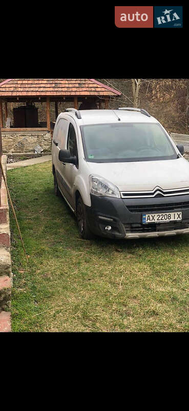 Минивэн Citroen Berlingo 2015 в 