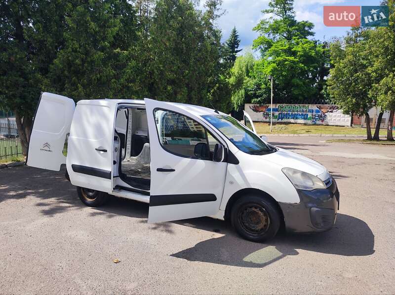 Грузовой фургон Citroen Berlingo 2015 в Львове