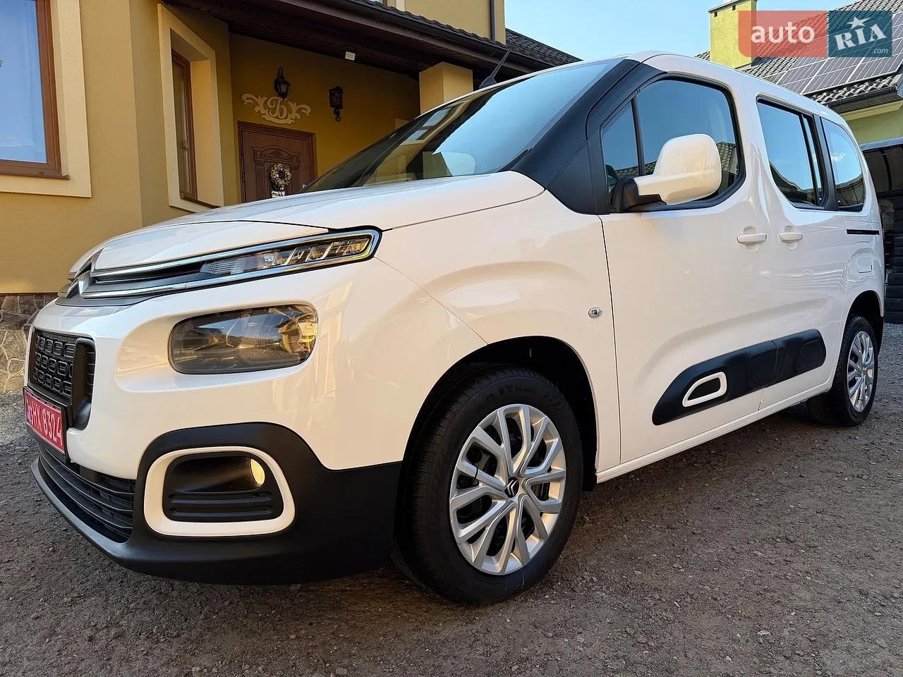 2017 Renault Trafic - мініатюра 148